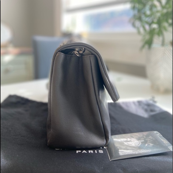 YSL Handbag - Picture 4 of 15